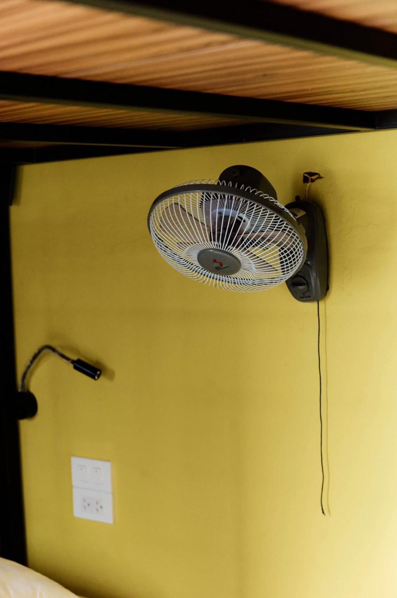 Tabalo Hostel Ханой Экстерьер фото